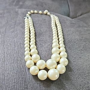 Vintage faux pearl necklace